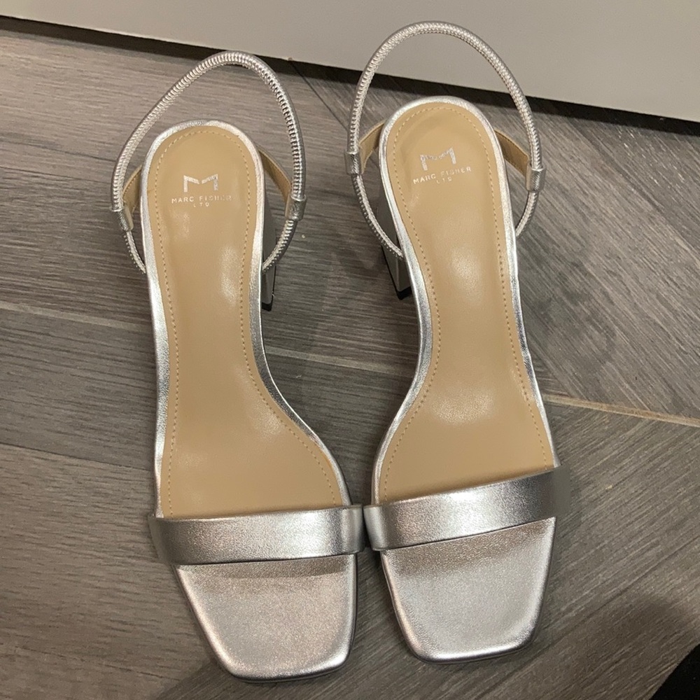 Marc Fisher Mlnabela Silver Leather heels 8.5
